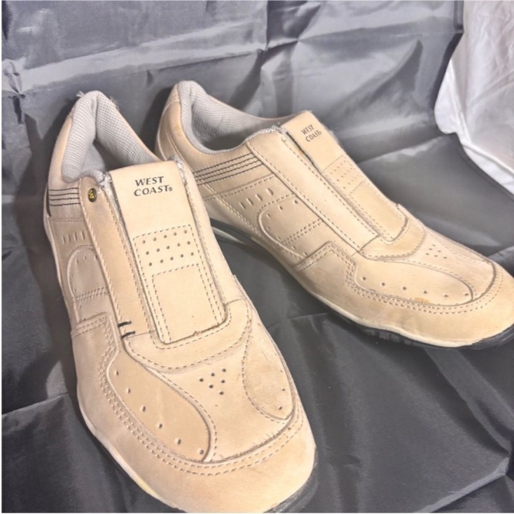 West Coast Men's Tan Leather
Slip-On Shoes size 8